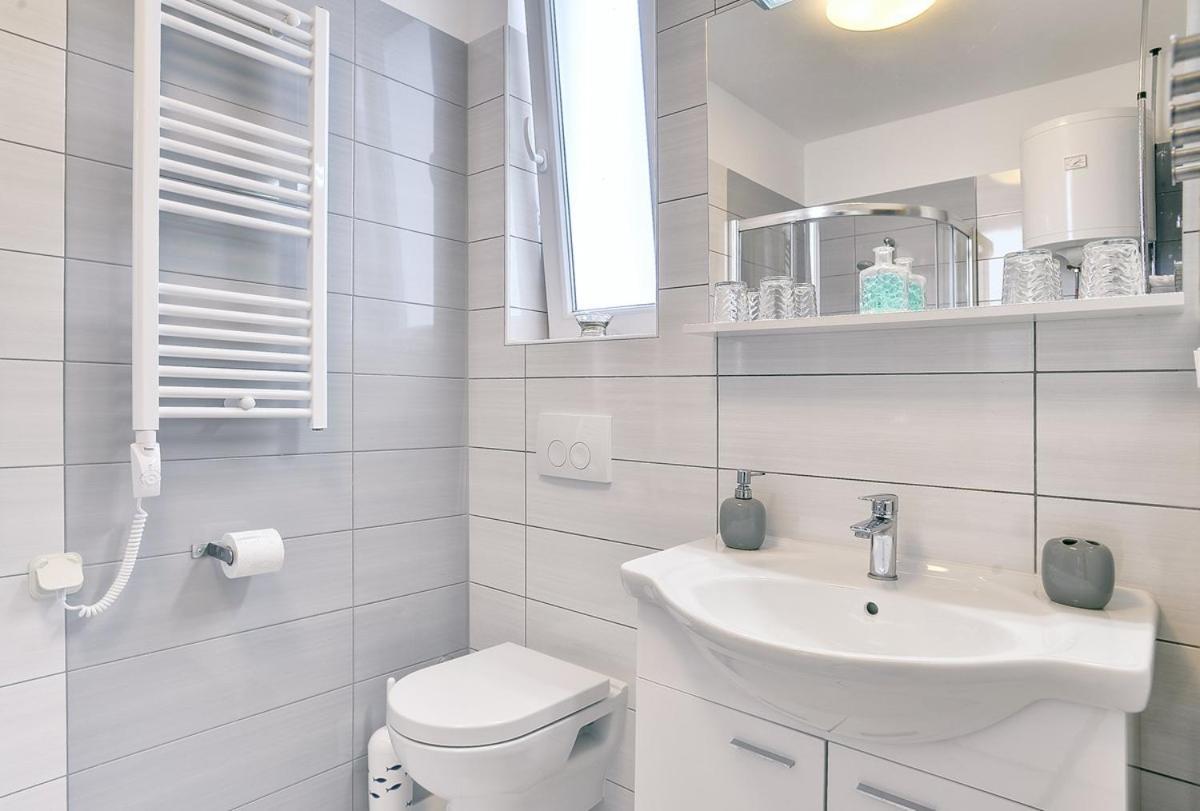 Apartments Lidija Ližnjan Екстериор снимка