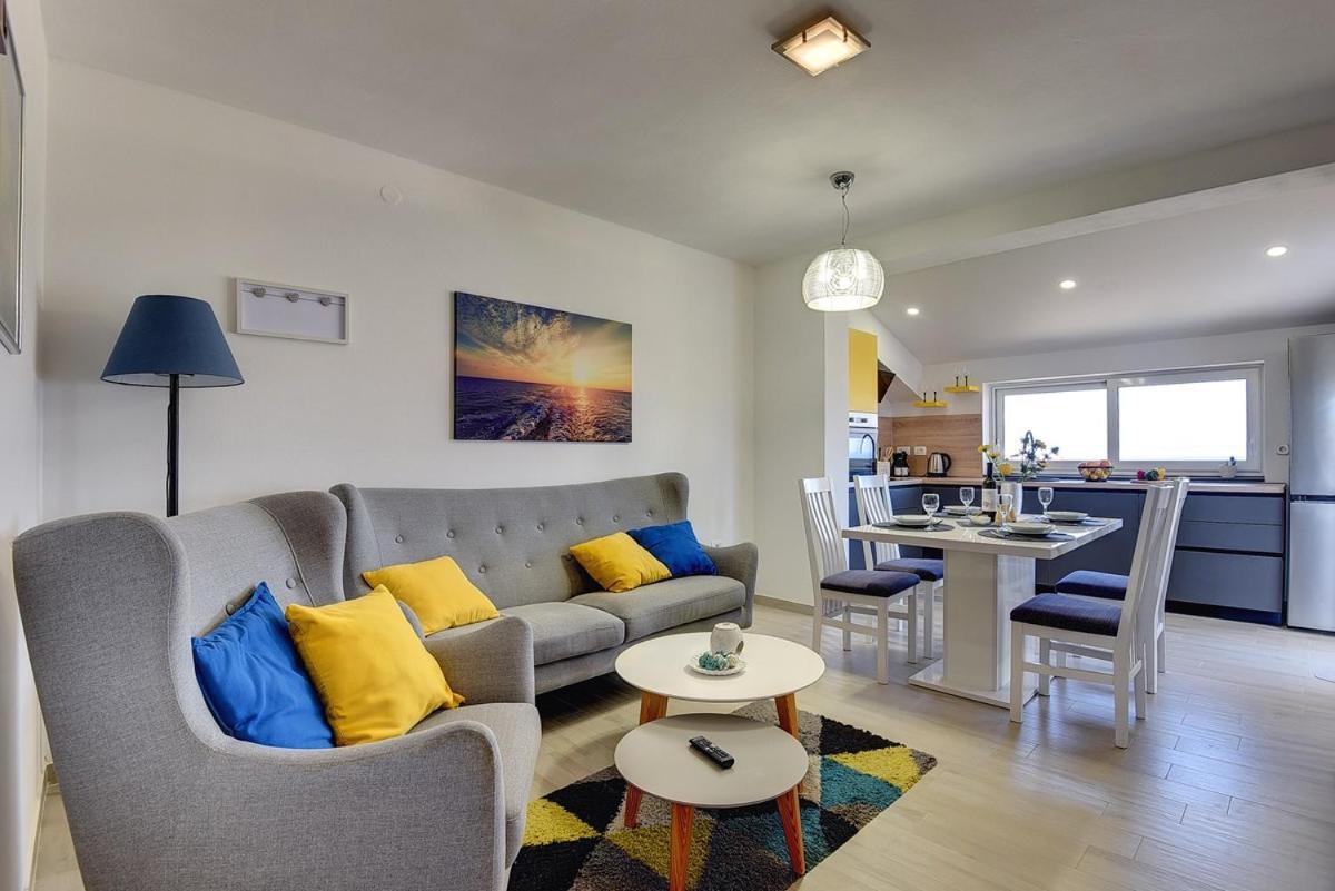 Apartments Lidija Ližnjan Екстериор снимка